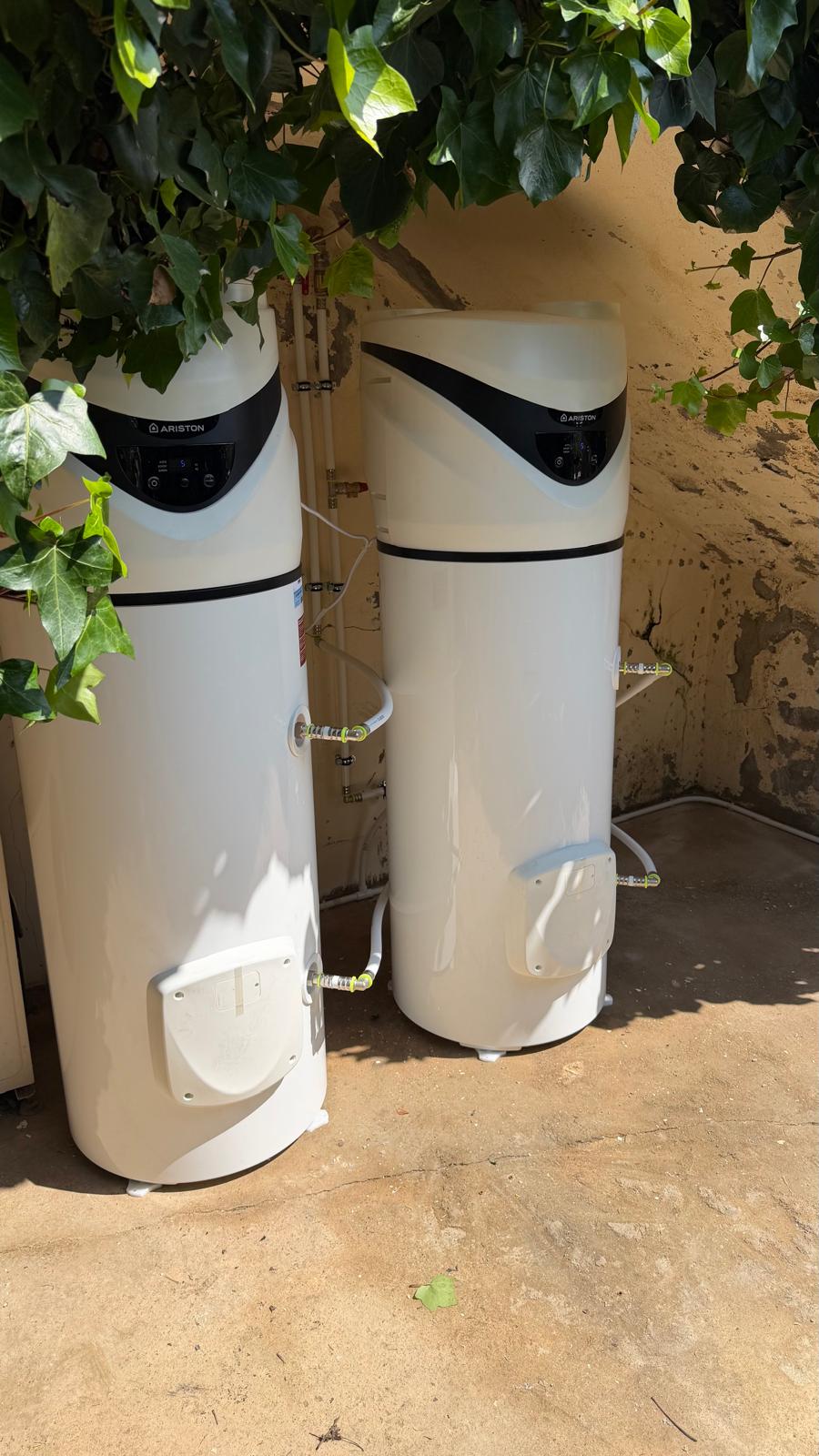 Vaso de expansión y controles solar térmicos restablecidos en Fuengirola