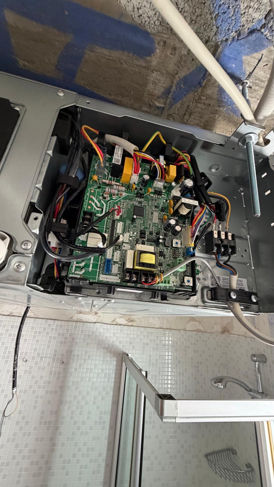 Electronics PCB of the new Johnson indoor unit before closing the access panel